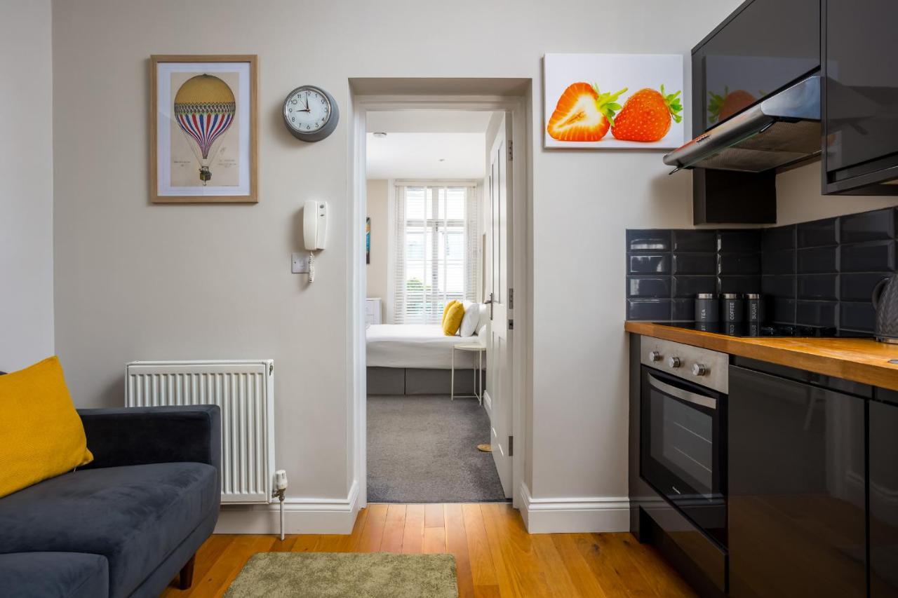 Contemporary Ground Floor Apartment - Town Centre With Parking! Cheltenham Eksteriør bilde