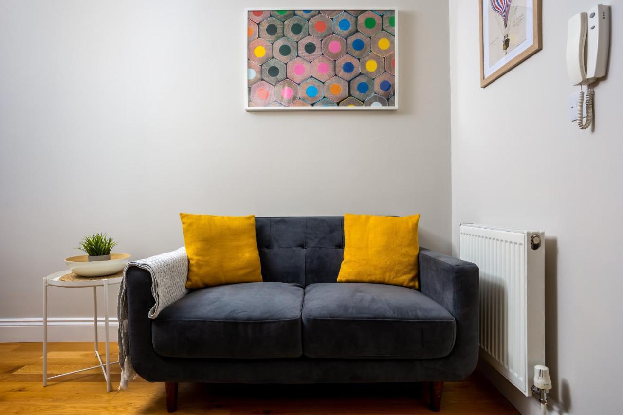 Contemporary Ground Floor Apartment - Town Centre With Parking! Cheltenham Eksteriør bilde